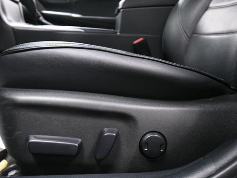 Used 2015 Toyota Camry XLE FWD image 11