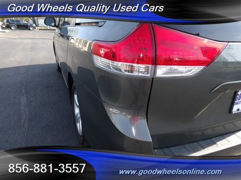 Used 2014 Toyota Sienna LE FWD image 9
