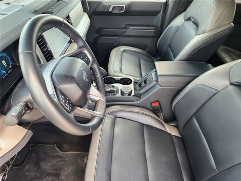 New 2025 Ford Bronco Outer Banks w/ Sasquatch Package AWD/4WD image 9