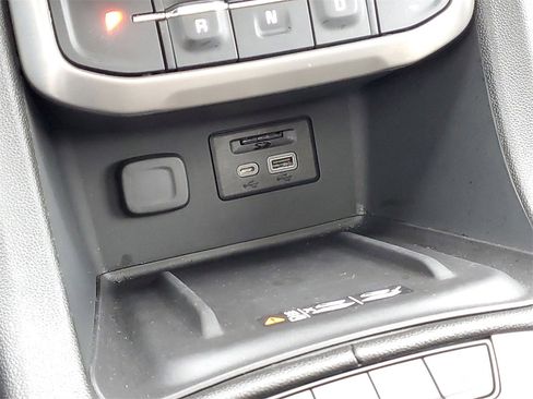 Used 2023 GMC Acadia Denali w/ Denali Ultimate Package image 33