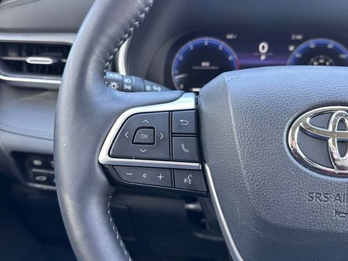 Used 2024 Toyota Highlander Limited image 30