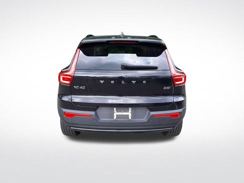 Used 2024 Volvo XC40 B5 Plus w/ Protection Package Premier AWD/4WD image 7