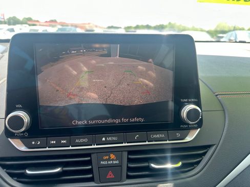Used 2019 Nissan Altima 2.5 SR FWD image 16