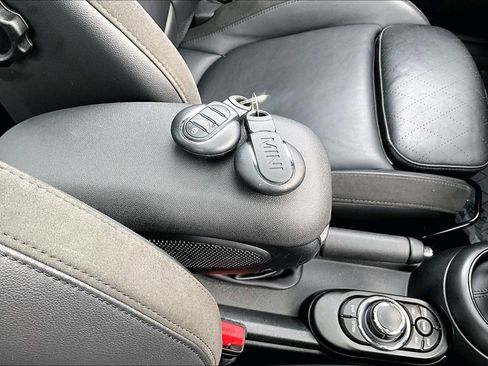 Used 2023 MINI Cooper S w/ Signature Upholstery Package image 16