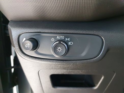 Used 2021 Chevrolet TrailBlazer LS image 25