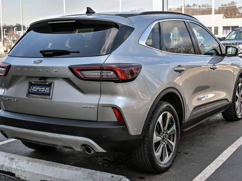 Used 2023 Ford Escape Platinum w/ Premium Technology Package image 8