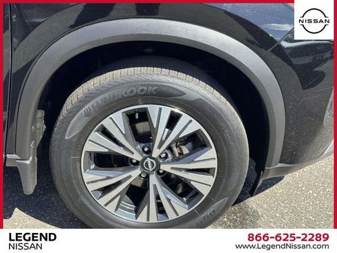 Used 2023 Nissan Rogue SV image 10