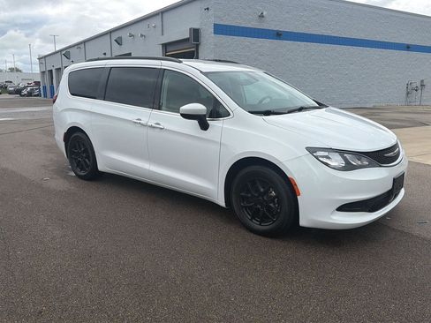 Used 2021 Chrysler Voyager Lxi FWD image 7