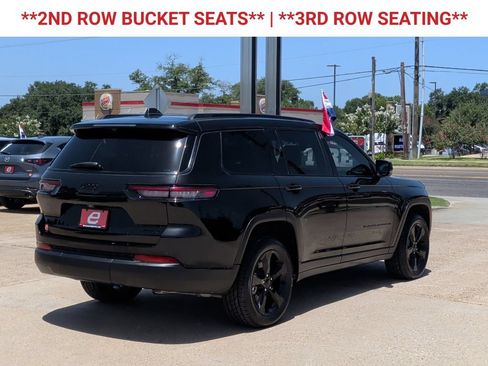 Used 2025 Jeep Grand Cherokee L Limited w/ Luxury Tech Group II RWD image 9
