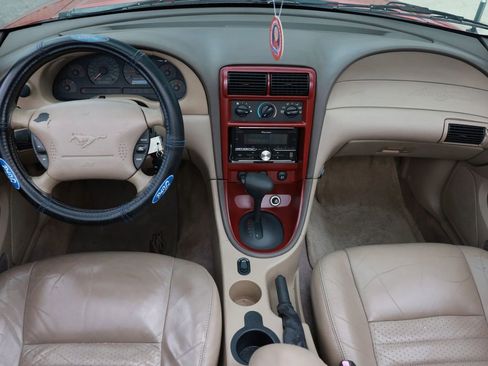 Used 2001 Ford Mustang GT RWD image 2