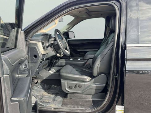 Used 2023 Ford Expedition XLT AWD/4WD image 16