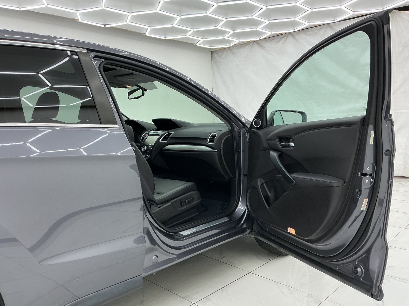 Used 2017 Acura RDX w/ Technology Package FWD image 17