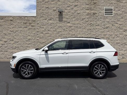 Used 2020 Volkswagen Tiguan SE w/ Panoramic Sunroof Package AWD/4WD image 5