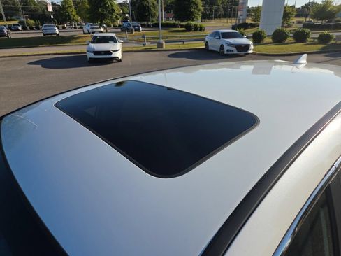 Used 2020 Honda CR-V EX-L image 11