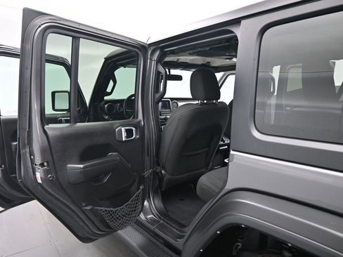 Used 2022 Jeep Wrangler Unlimited Sport image 16
