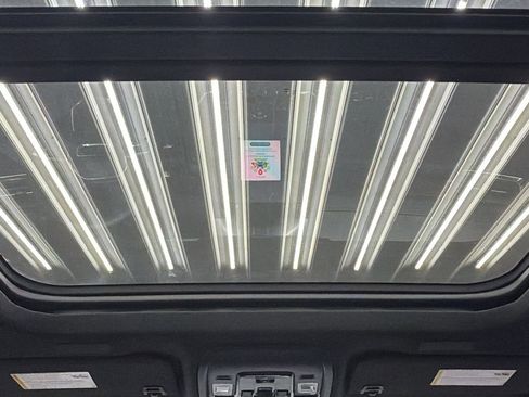 Used 2026 GMC Yukon Denali w/ Sun & Power Step Package image 31