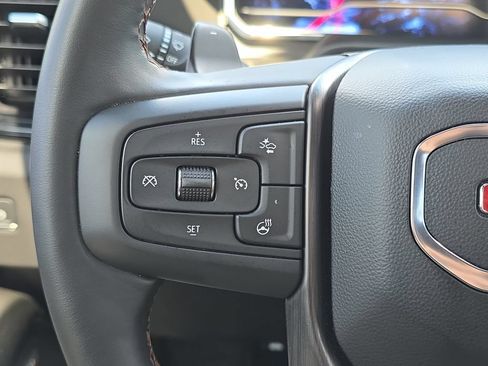 Used 2025 GMC Sierra 1500 AT4 w/ AT4 Premium Package AWD/4WD image 19