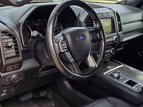 Used 2018 Ford Expedition Limited w/ Equipment Group 301A image 31