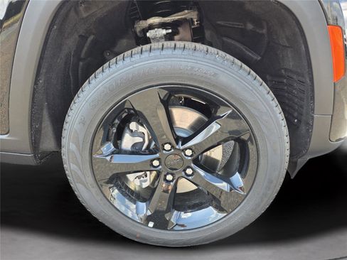 New 2026 Jeep Grand Cherokee L Limited image 35