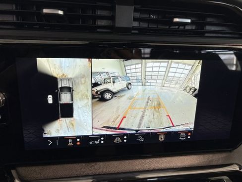 Used 2025 GMC Sierra 3500 AT4 w/ AT4 Premium Plus Package image 20