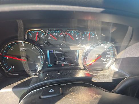 Used 2018 Chevrolet Silverado 1500 LT w/ All Star Edition AWD/4WD image 7