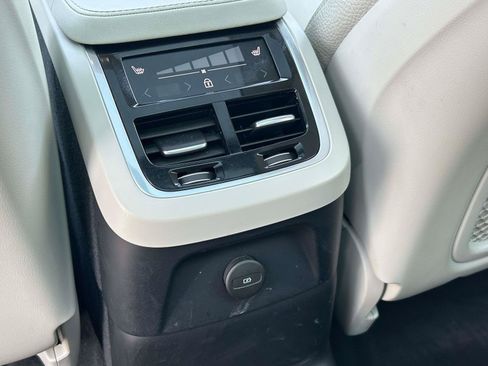 Certified 2023 Volvo XC90 T8 Plus w/ Protection Package Premier AWD/4WD image 16