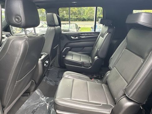 Used 2024 GMC Yukon XL Denali AWD/4WD image 18