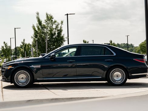 Used 2022 Genesis G90 5.0 Ultimate AWD/4WD image 6