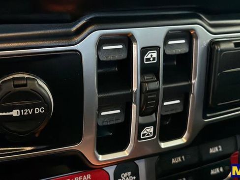 Used 2020 Jeep Gladiator Rubicon AWD/4WD image 12