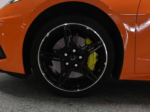 Used 2022 Chevrolet Corvette Stingray Premium Conv w/ Z51 Performance Package RWD image 9