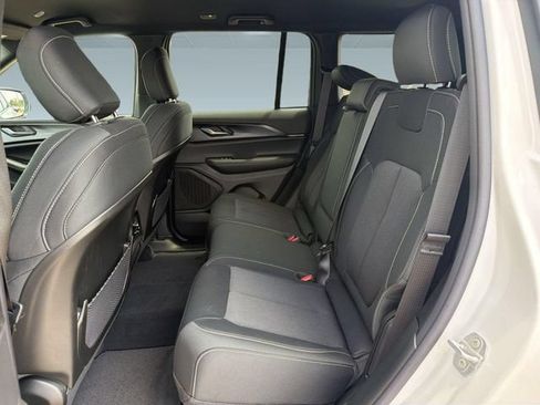 New 2026 Jeep Grand Cherokee Laredo RWD image 15