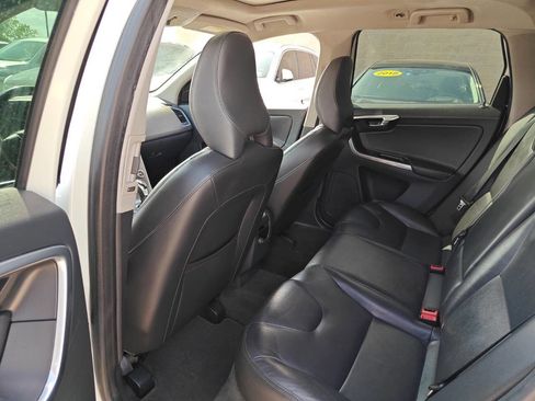 Used 2016 Volvo XC60 T5 Premier FWD image 8