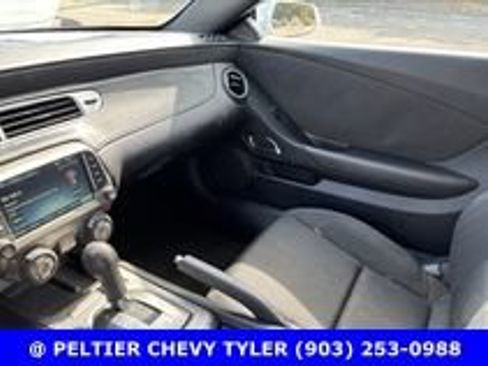 Used 2015 Chevrolet Camaro LT RWD image 15