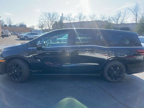 Used 2025 Honda Odyssey Sport-L image 3