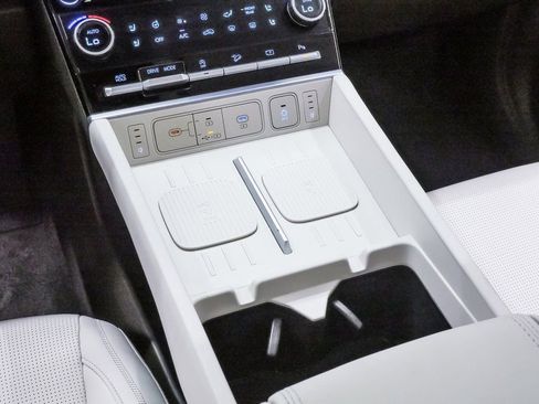 Used 2025 Hyundai Santa Fe Calligraphy image 22