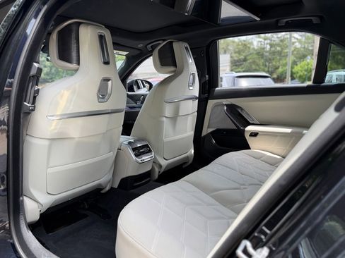 Used 2024 BMW 760i xDrive w/ Executive Package AWD/4WD image 30
