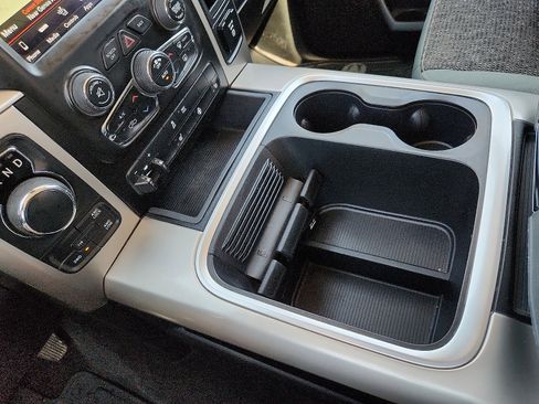 Used 2018 RAM 1500 SLT AWD/4WD image 20