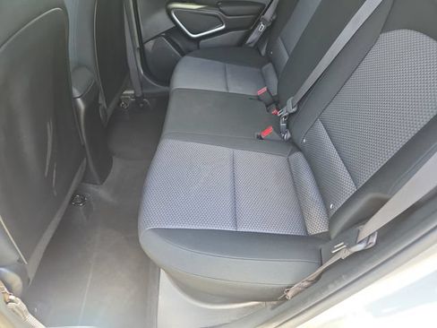Used 2025 Kia Soul LX w/ LX Technology Package FWD image 27