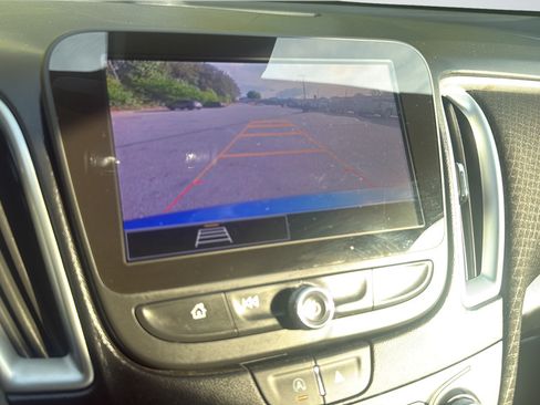 Used 2023 Chevrolet Malibu LS FWD image 17