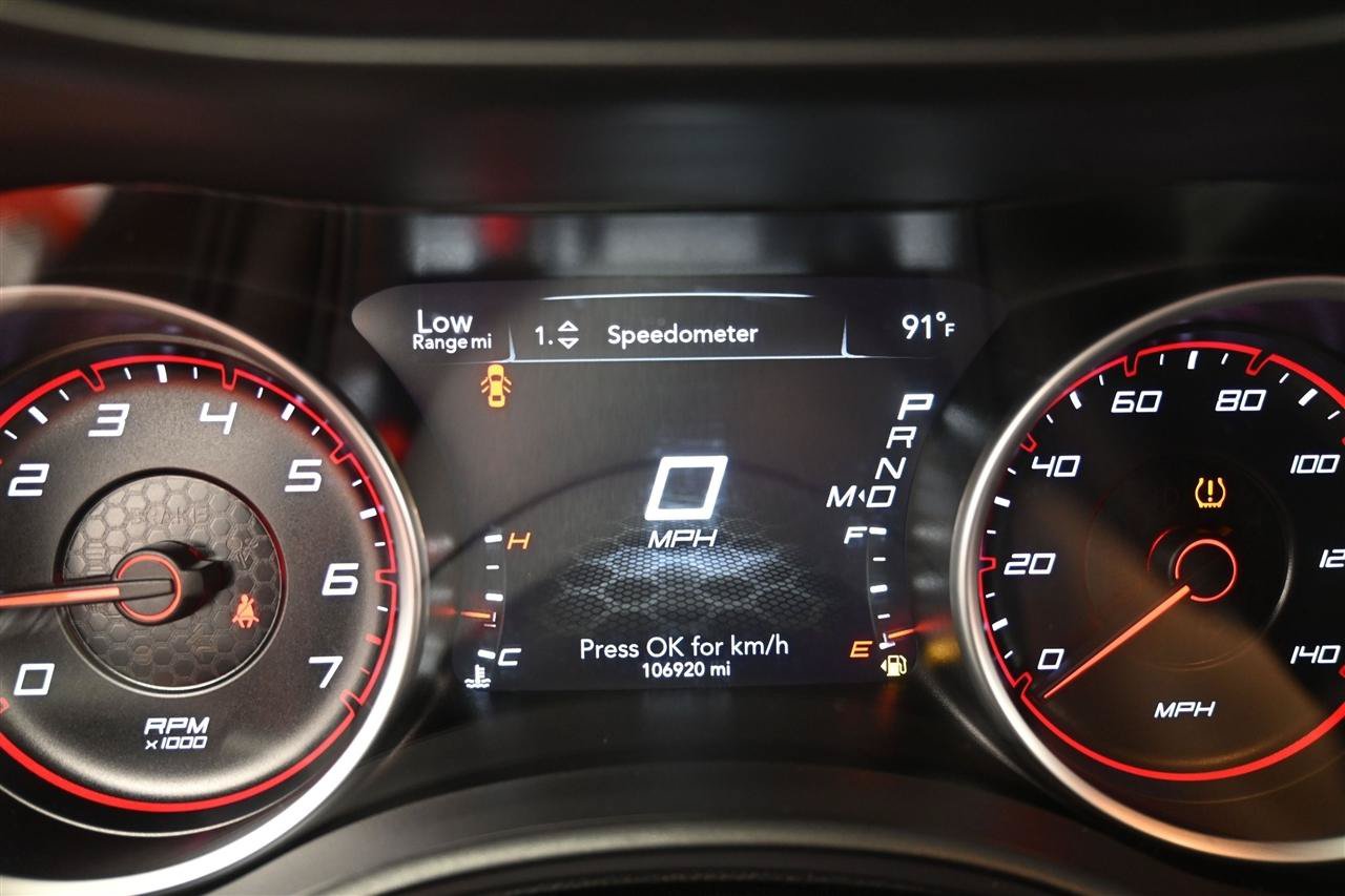 Used 2018 Dodge Charger SXT RWD image 13