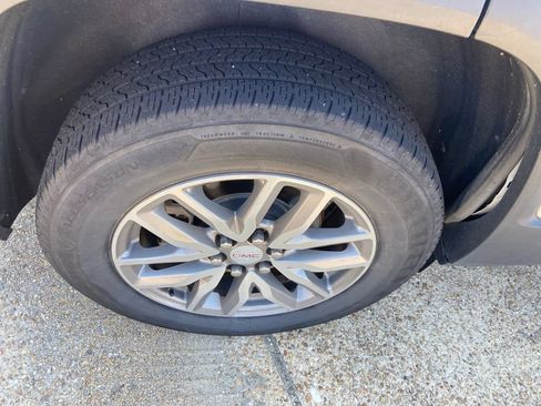 Used 2017 GMC Acadia SLE FWD image 30