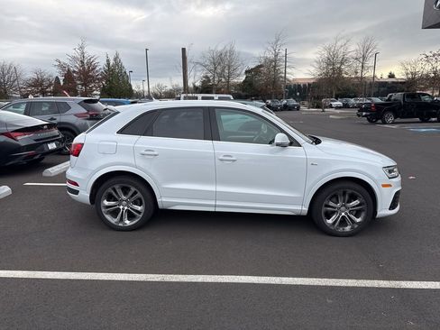 Used 2016 Audi Q3 2.0T Prestige w/ Prestige Package image 3
