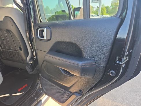 Used 2023 Jeep Gladiator Mojave w/ Cold Weather Group AWD/4WD image 85