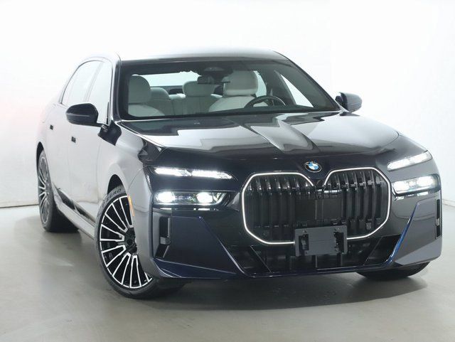 Used 2026 BMW 740i xDrive AWD/4WD image 2