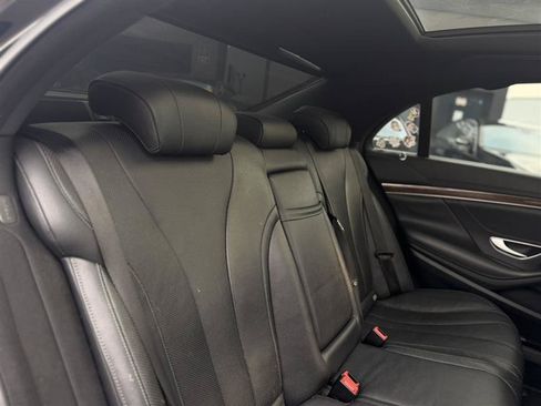 Used 2017 Mercedes-Benz S 550 Sedan image 21
