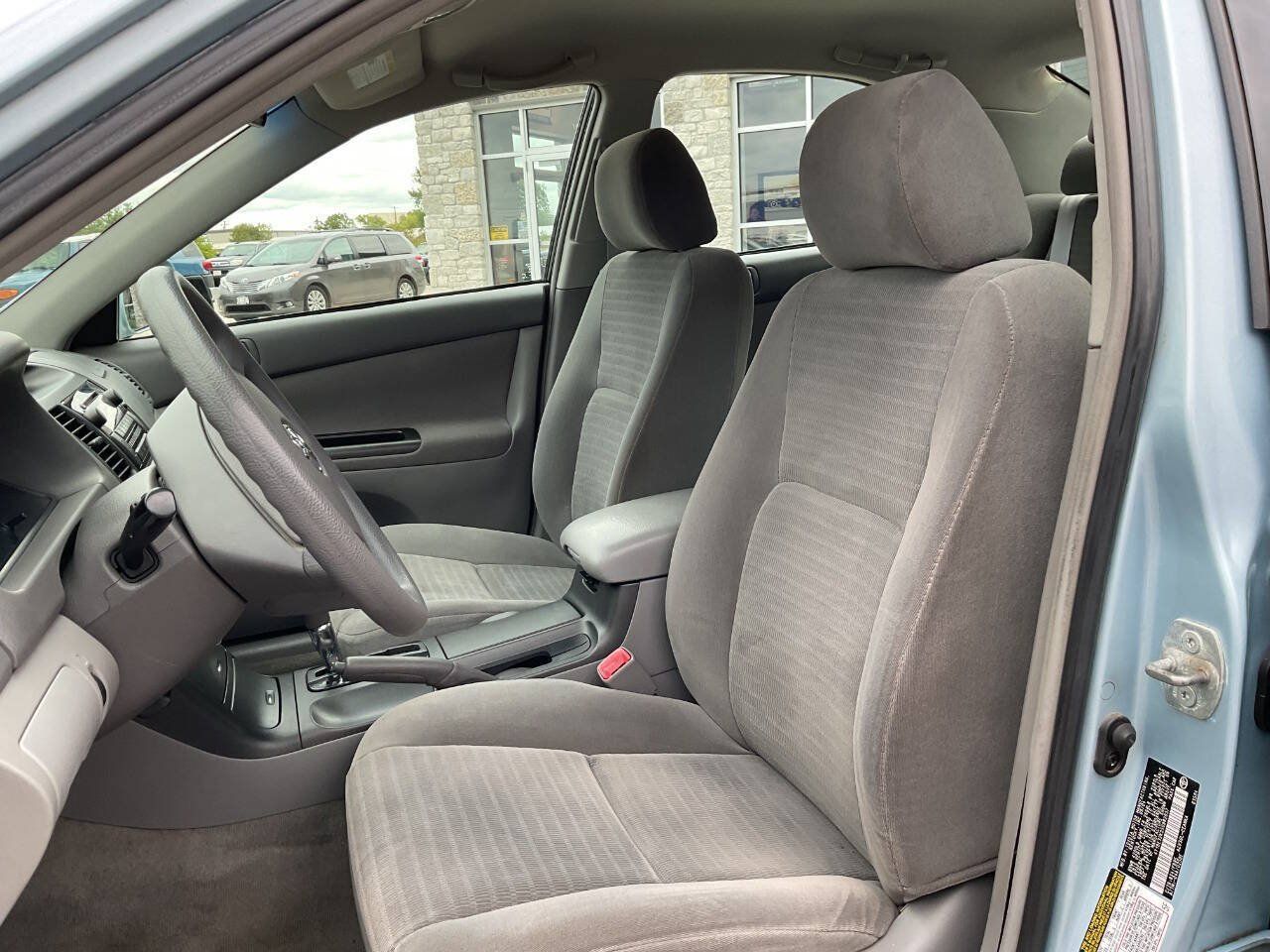 Used 2005 Toyota Camry FWD image 15