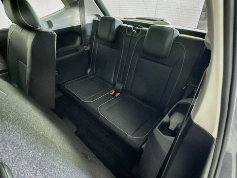 Used 2022 Volkswagen Tiguan SE FWD image 26