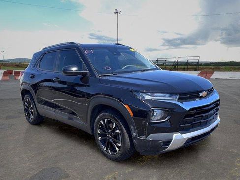 Used 2023 Chevrolet TrailBlazer LT w/ Convenience Package FWD image 2