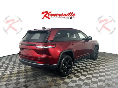 New 2025 Jeep Grand Cherokee Altitude image 7