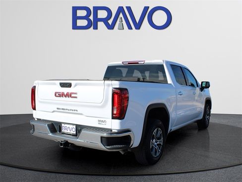 Used 2024 GMC Sierra 1500 SLT image 5